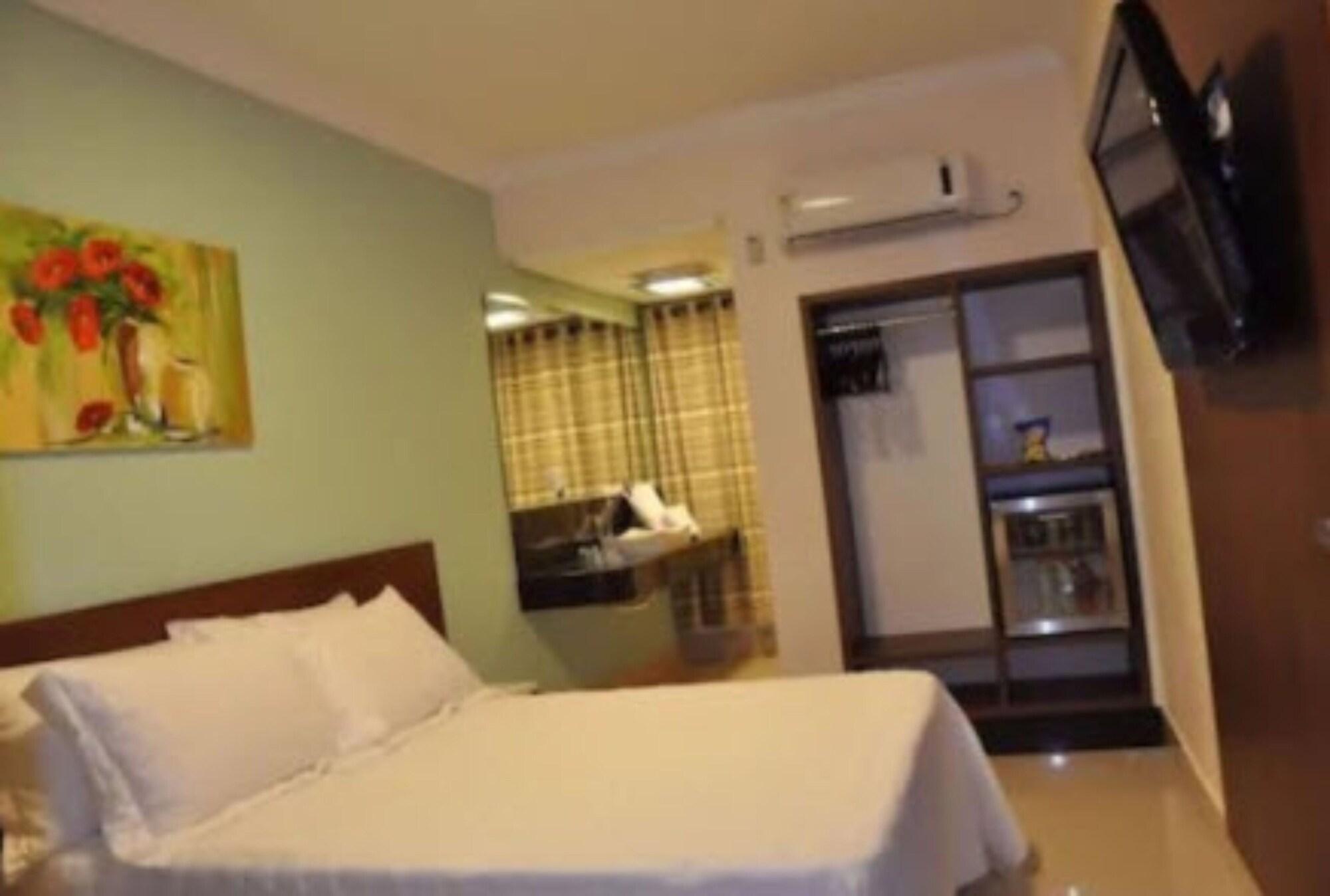 Hotel Saron Luziânia Екстериор снимка