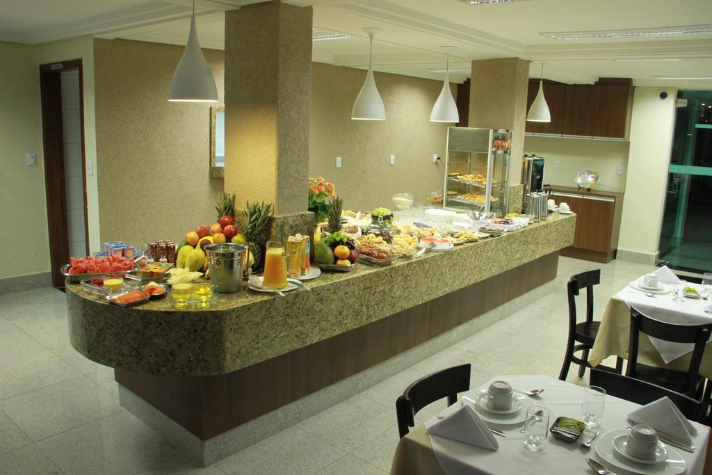 Hotel Saron Luziânia Екстериор снимка