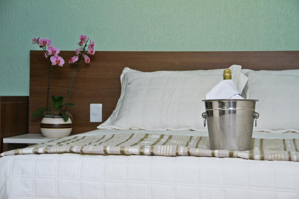 Hotel Saron Luziânia Екстериор снимка