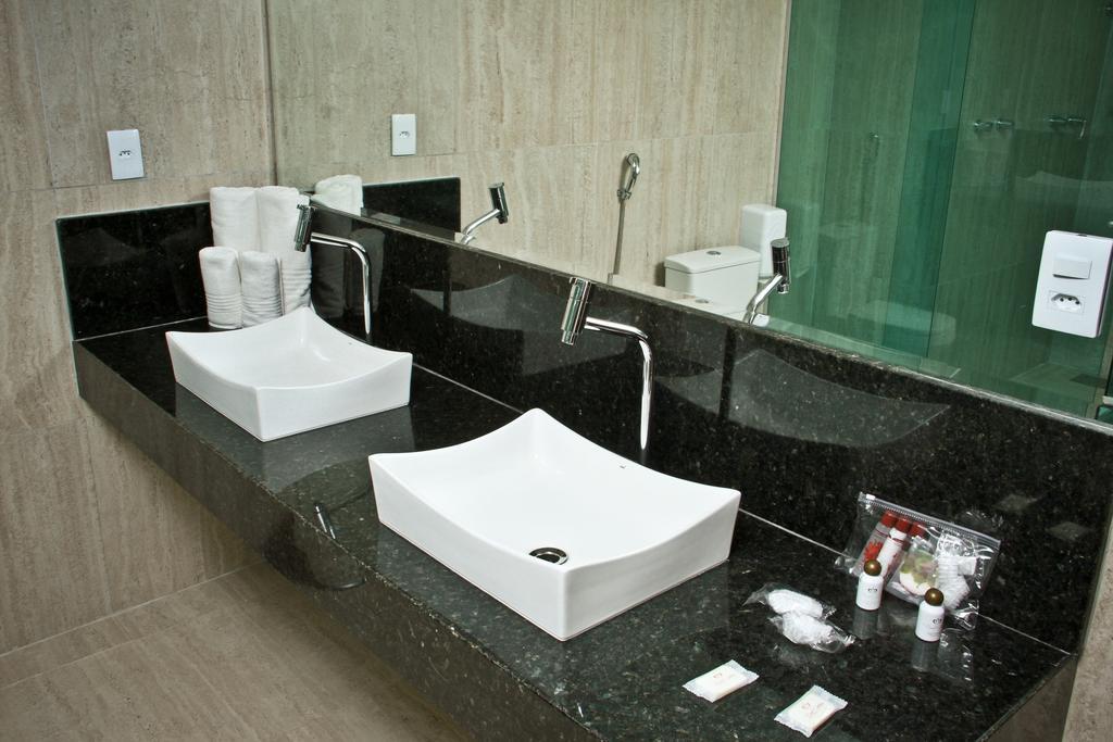 Hotel Saron Luziânia Екстериор снимка