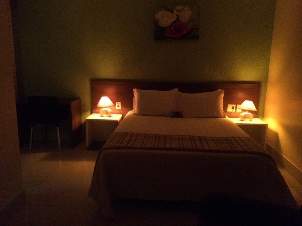Hotel Saron Luziânia Екстериор снимка