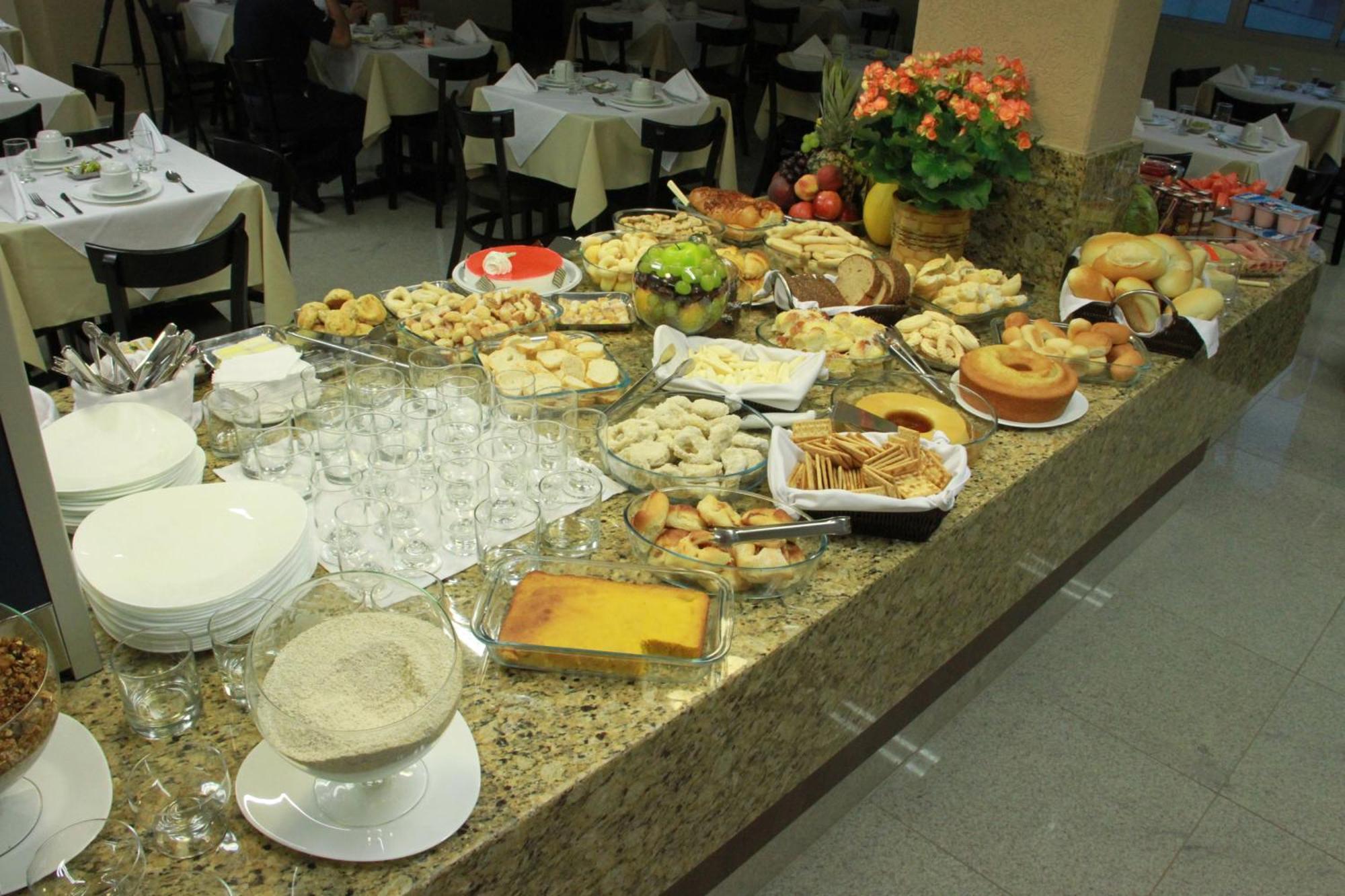 Hotel Saron Luziânia Екстериор снимка