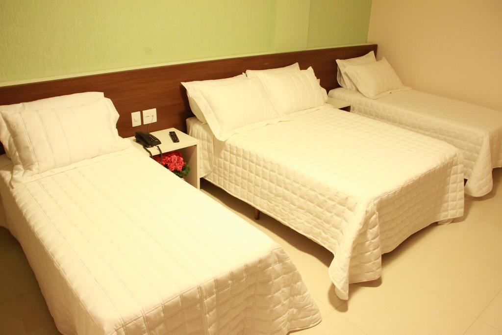 Hotel Saron Luziânia Екстериор снимка