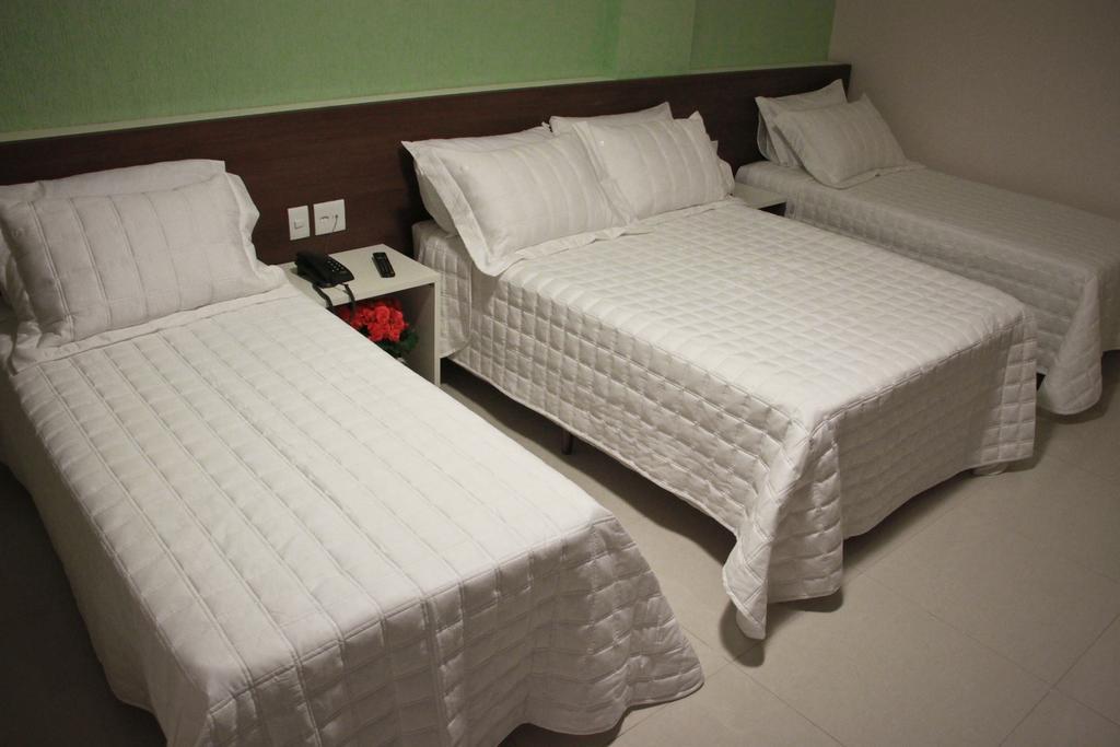 Hotel Saron Luziânia Екстериор снимка