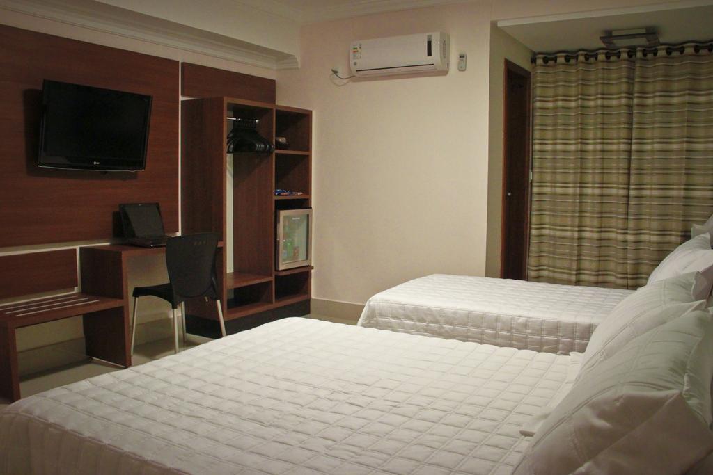 Hotel Saron Luziânia Екстериор снимка